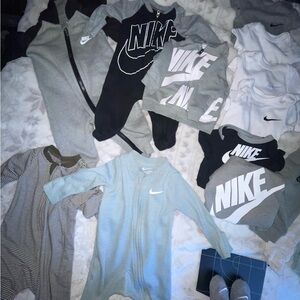 NIKE BABY LOT 0-3